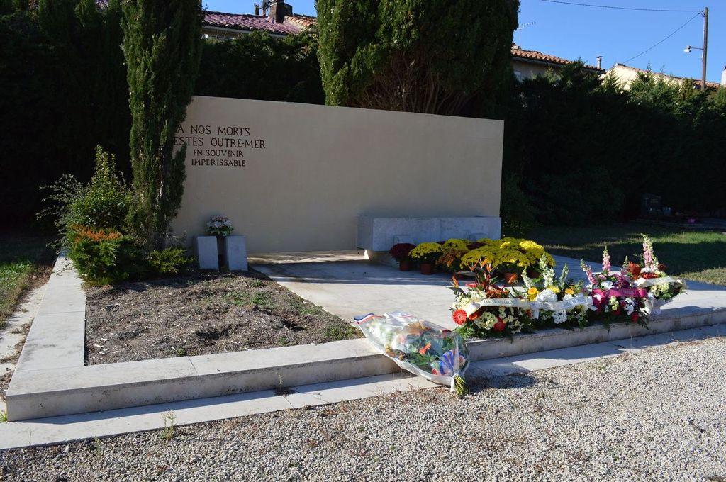 CEREMONIE DU 1 NOVEMBRE 2015 CIMETIERE DE MAZARGUES (5).JPG